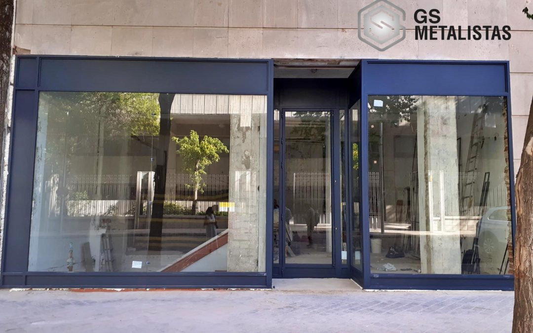 Renovación de la fachada de local en Calle Panamá